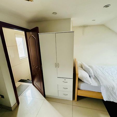 The Great Falcon Accommodation 런던 외부 사진