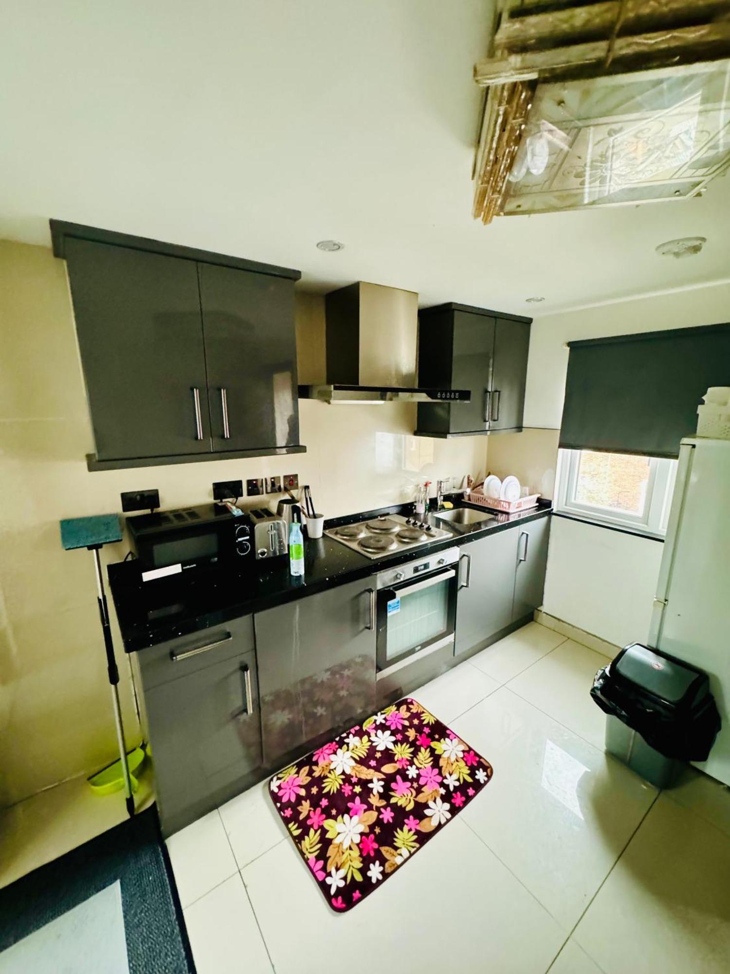 The Great Falcon Accommodation 런던 외부 사진