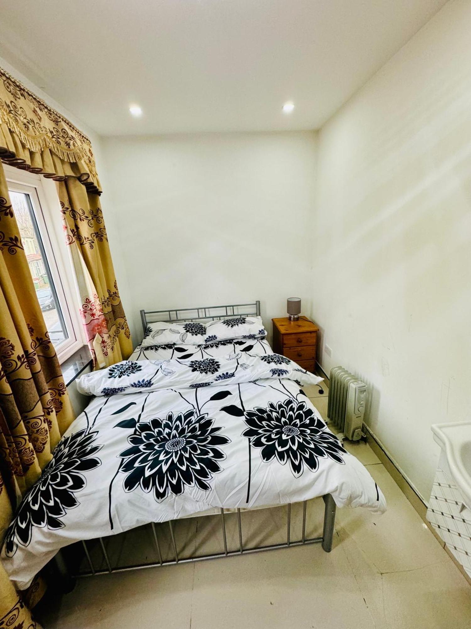 The Great Falcon Accommodation 런던 외부 사진