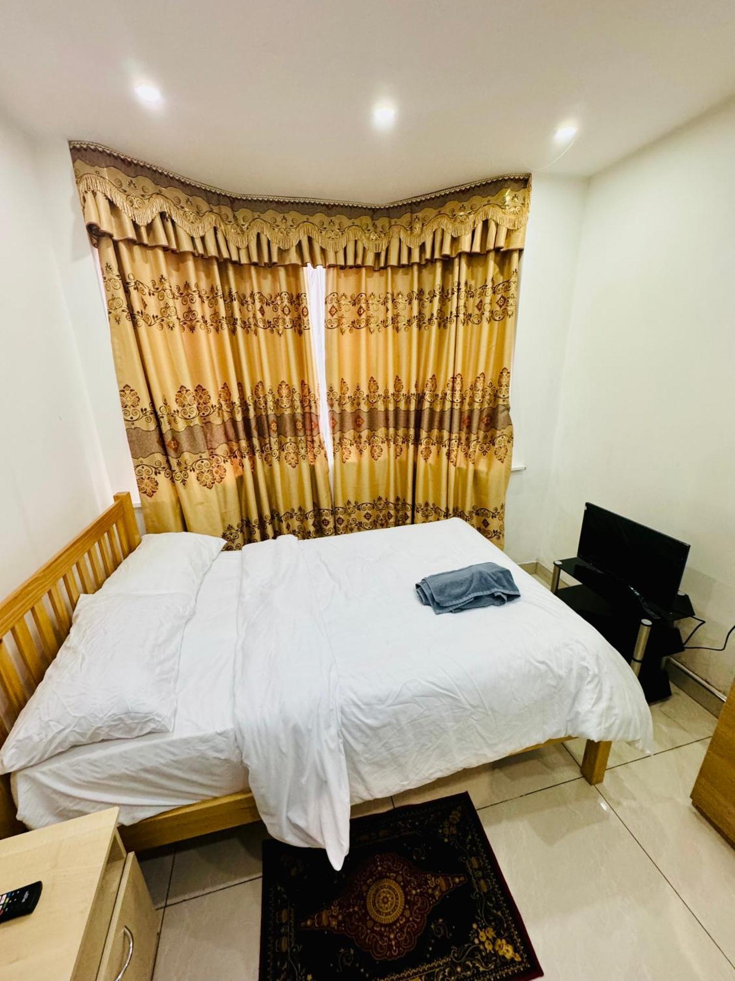 The Great Falcon Accommodation 런던 외부 사진